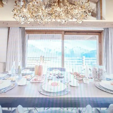 It Is A Luxury Penthouse In The Village Of דירה וולדרס