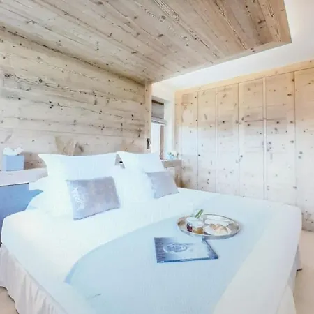 It Is A Luxury Penthouse In The Village Of Apartmán