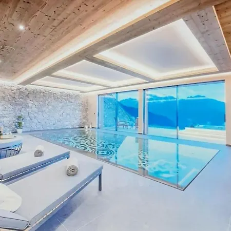 It Is A Luxury Penthouse In The Village Of Apartmán *